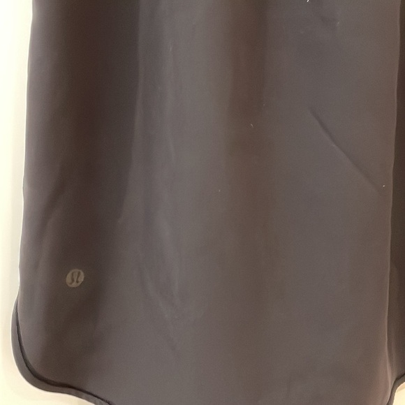 Lululemon On The Fly Black Skirt—Pockets—Great for Travel/Every Day! Like New-2 - Picture 7 of 8
